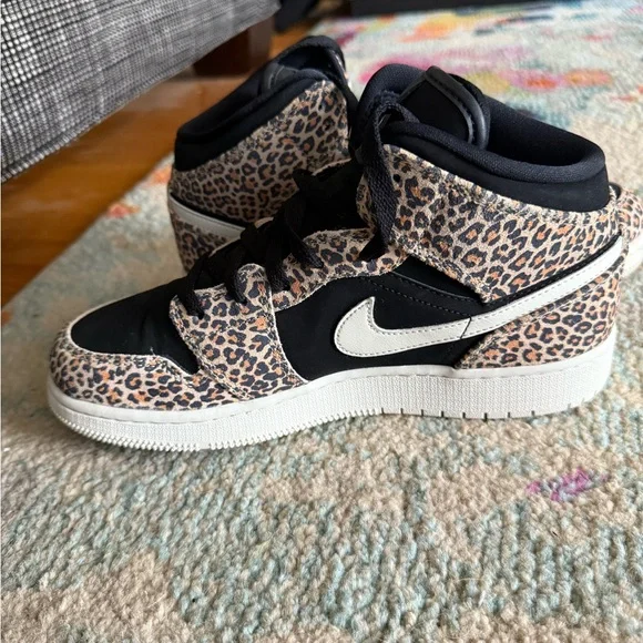Nike Air Jordan 1 Mid SE Sneakers - Black and Tan Leopard Print Only worn once. - Picture 5 of 11